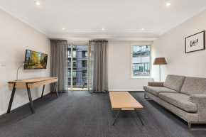 Spacious Unit in Heart of South Yarra Dining Hub